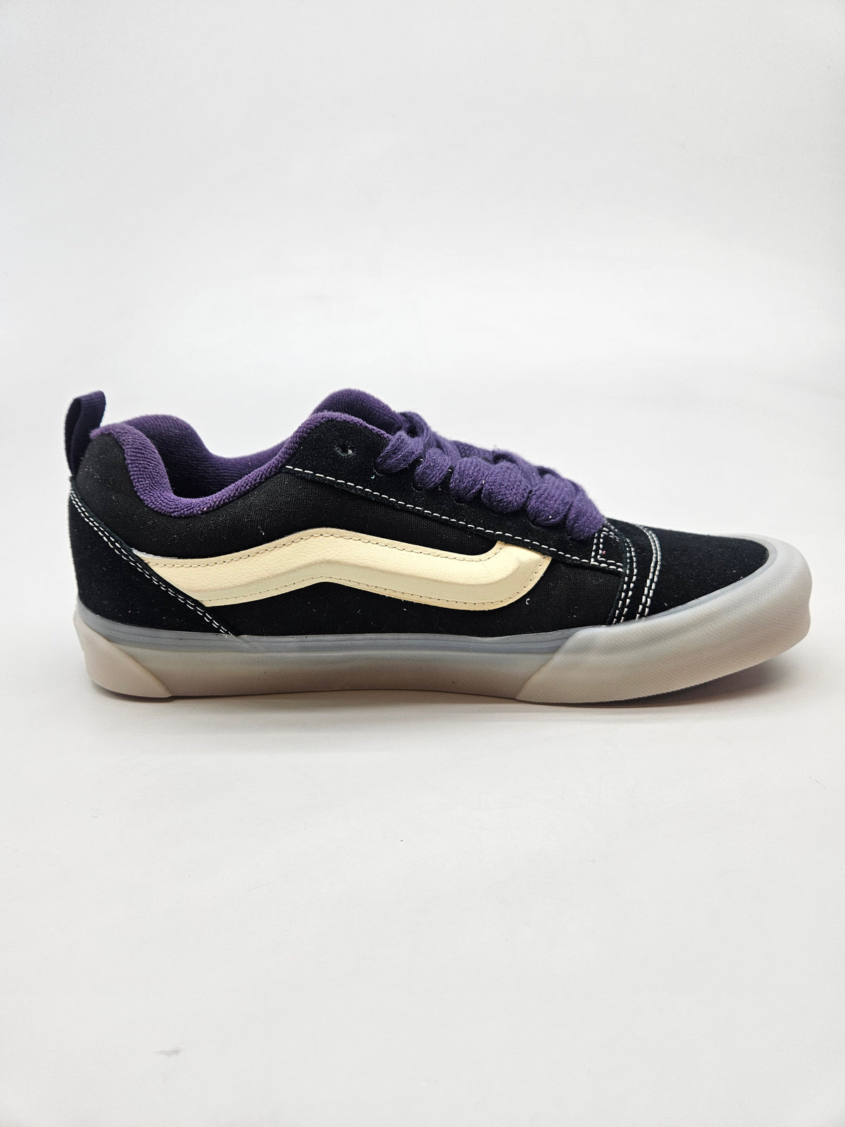 VANS NOVI ORIGINAL PATIKI BR 40.5