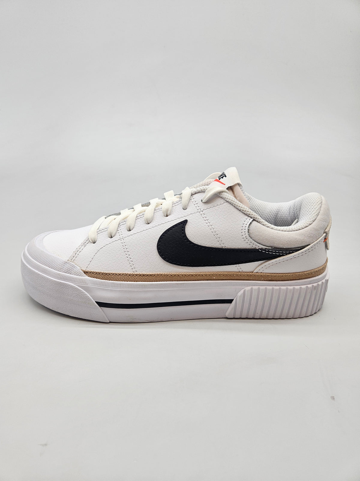 NIKE NOVI ORIGINAL PATIKI BR 39
