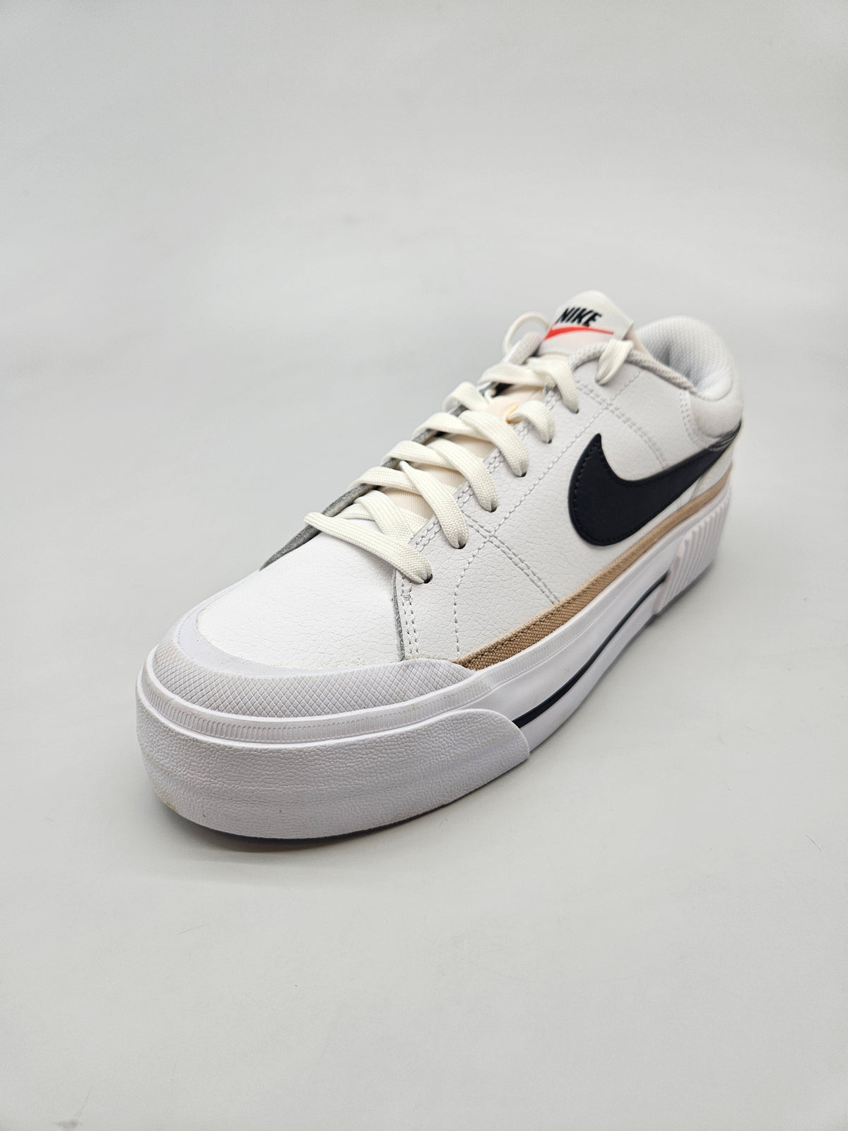 NIKE NOVI ORIGINAL PATIKI BR 39