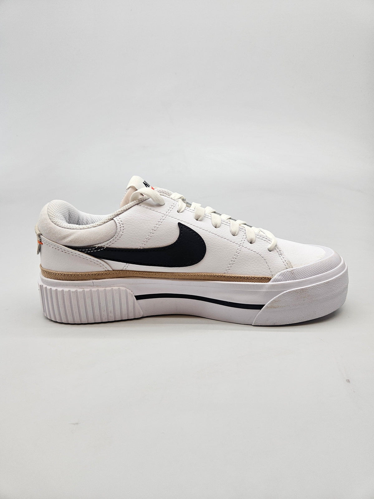 NIKE NOVI ORIGINAL PATIKI BR 39