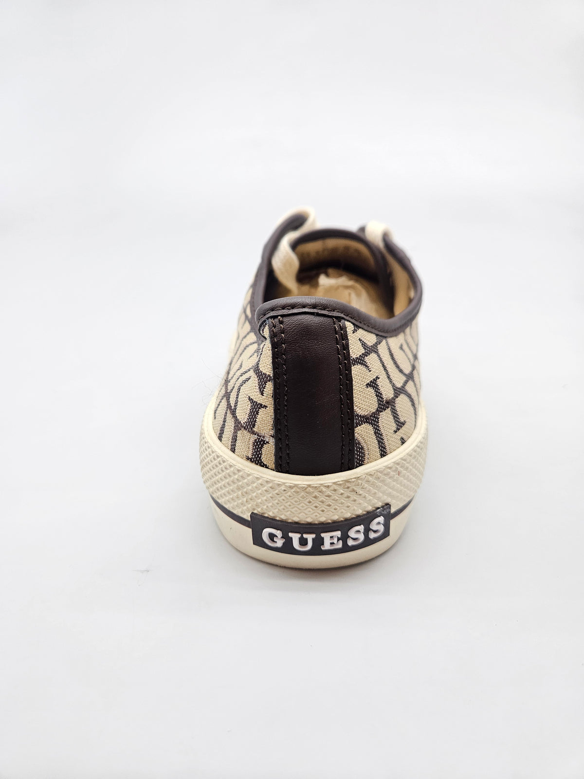 GUESS NOVI ORIGINAL PATIKI BR 38
