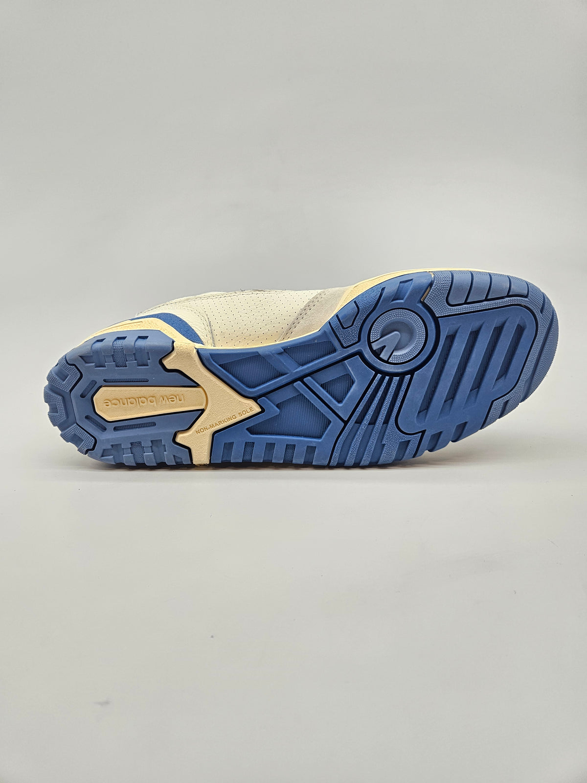 NEW BALANCE NOVI ORIGINAL PATIKI BR 41.5