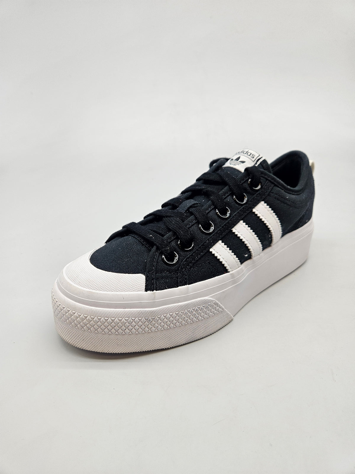 ADIDAS NOVI ORIGINAL PATIKI BR 38