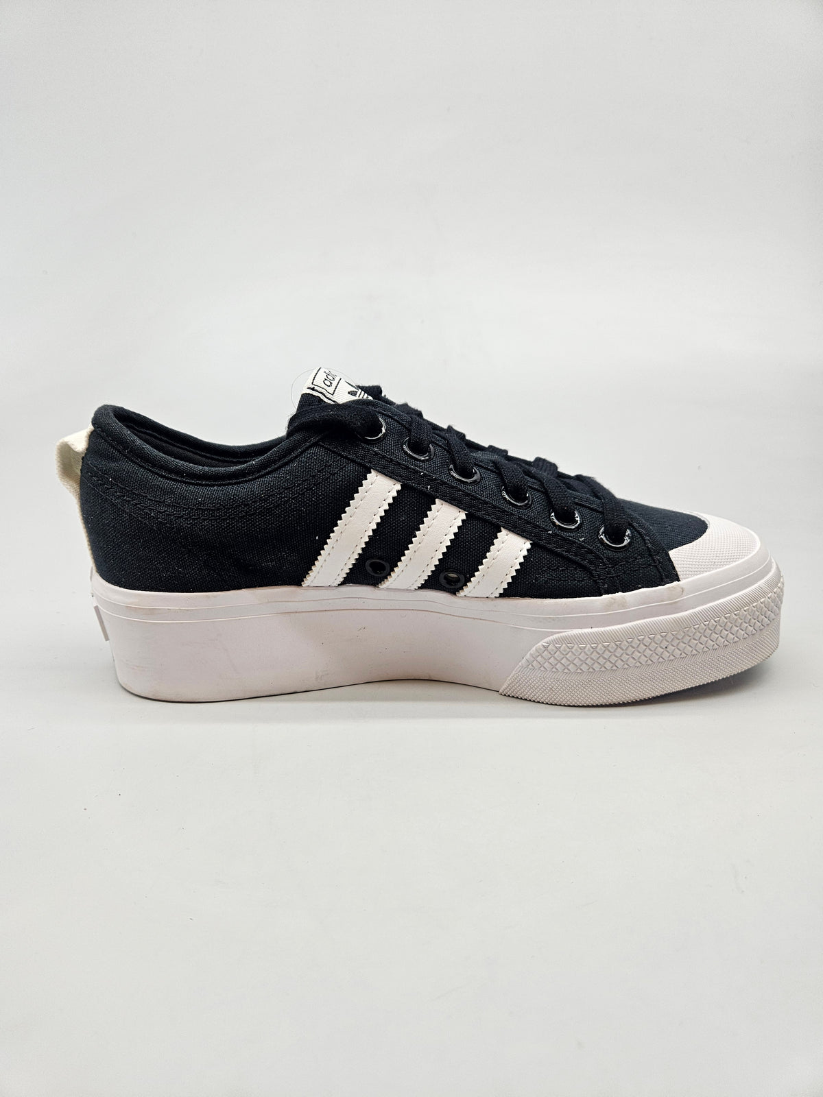 ADIDAS NOVI ORIGINAL PATIKI BR 38