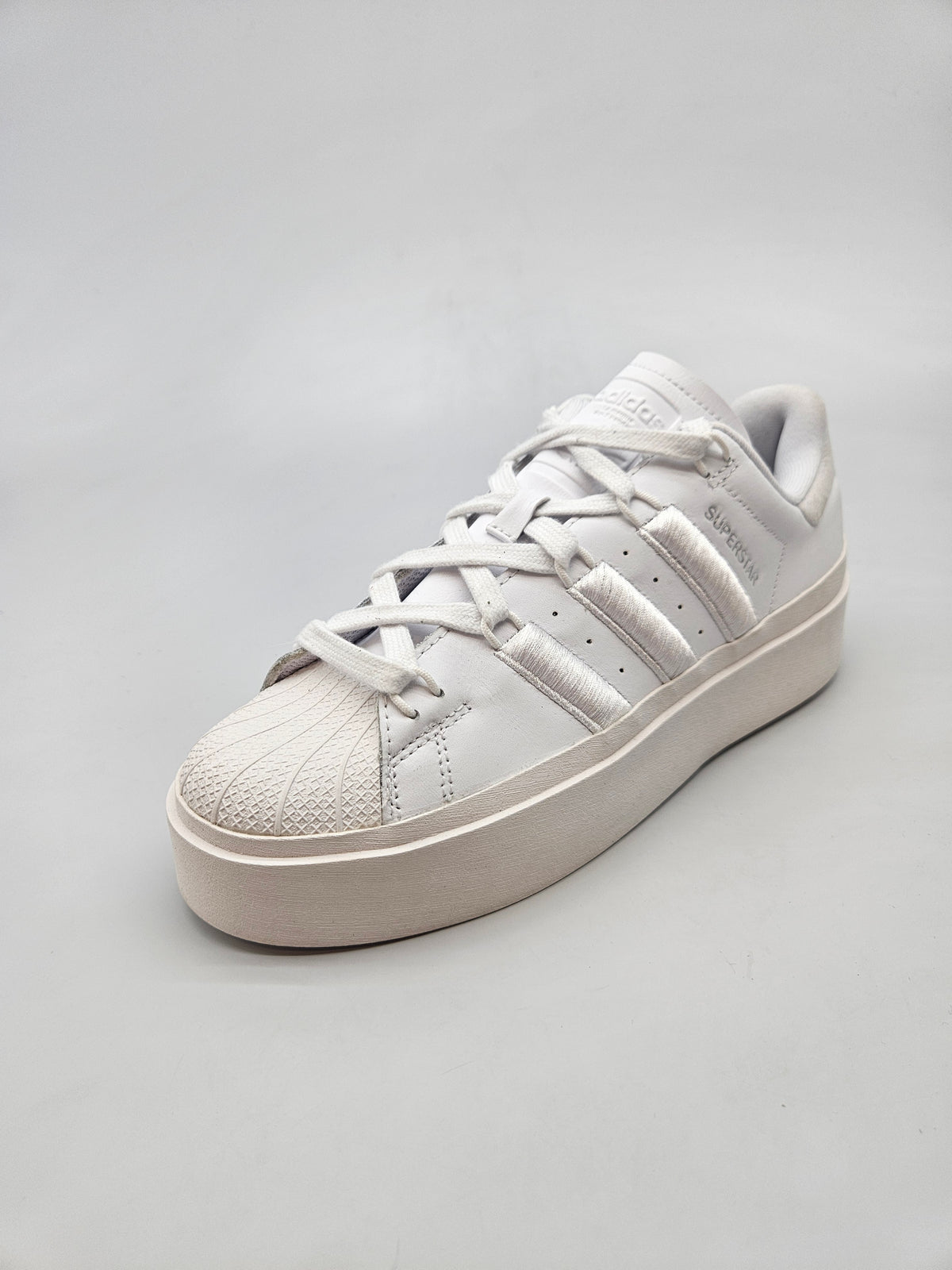 ADIDAS NOVI ORIGINAL PATIKI BR 40
