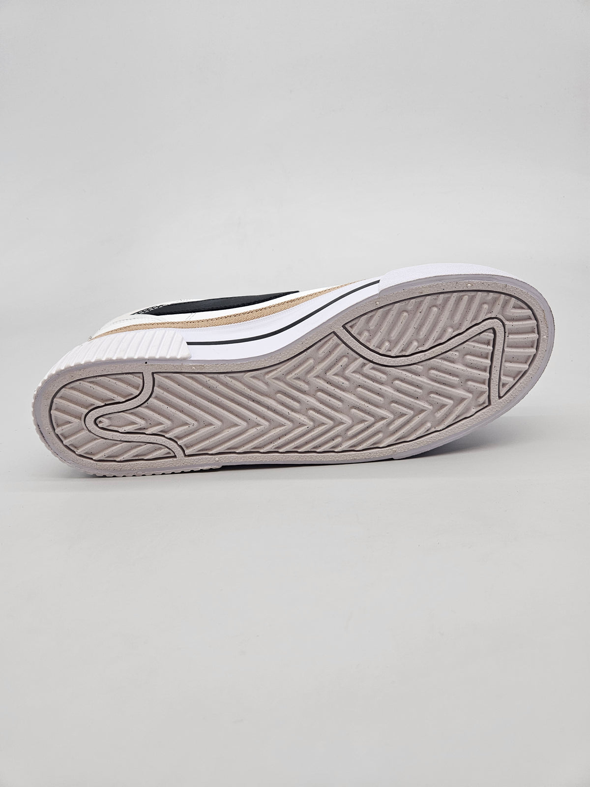 NIKE NOVI ORIGINAL PATIKI BR 42