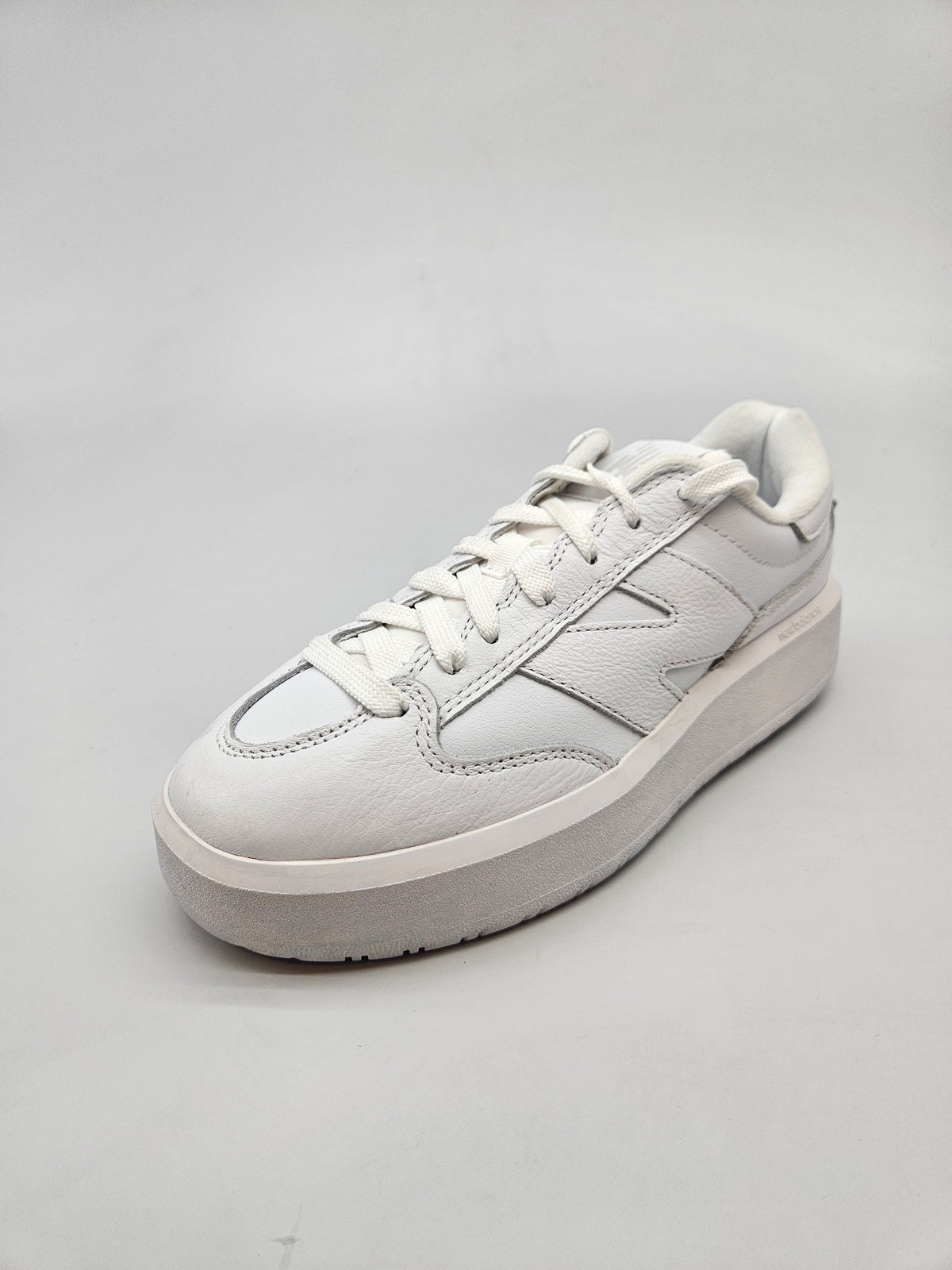NEW BALANCE NOVI ORIGINAL PATIKI BR 39.5
