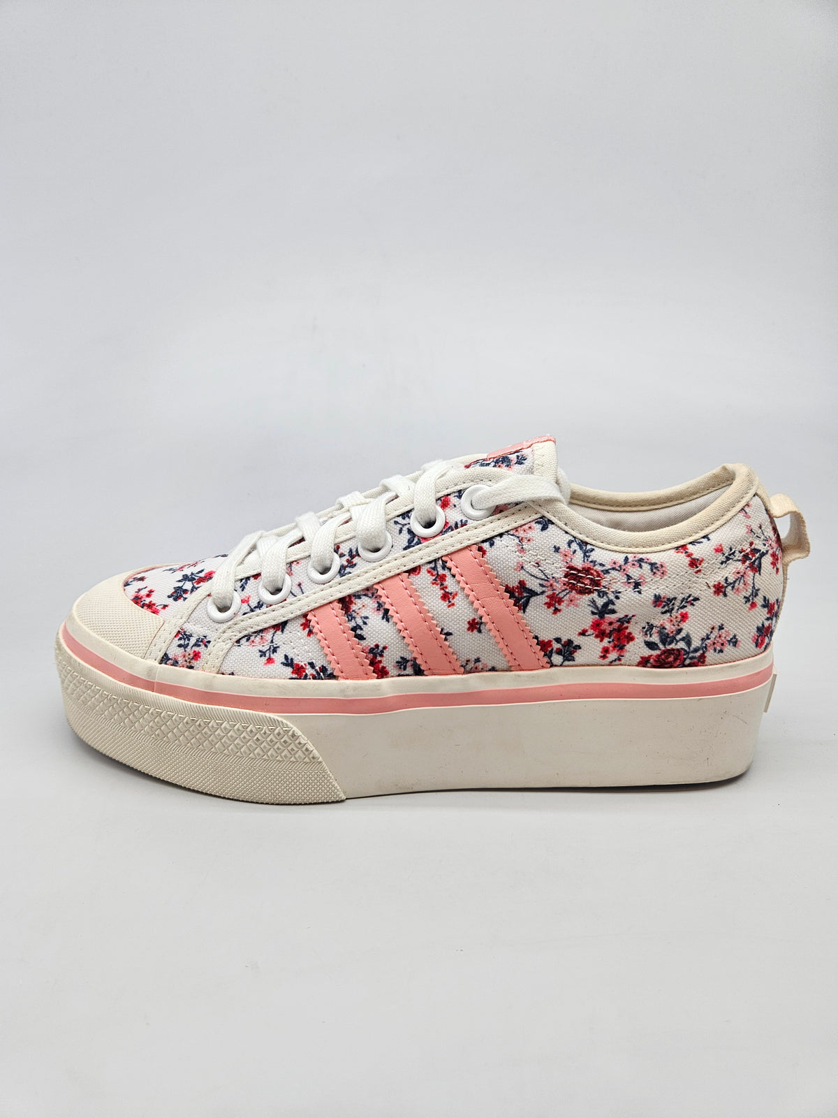 ADIDAS NOVI ORIGINAL PATIKI BR 38