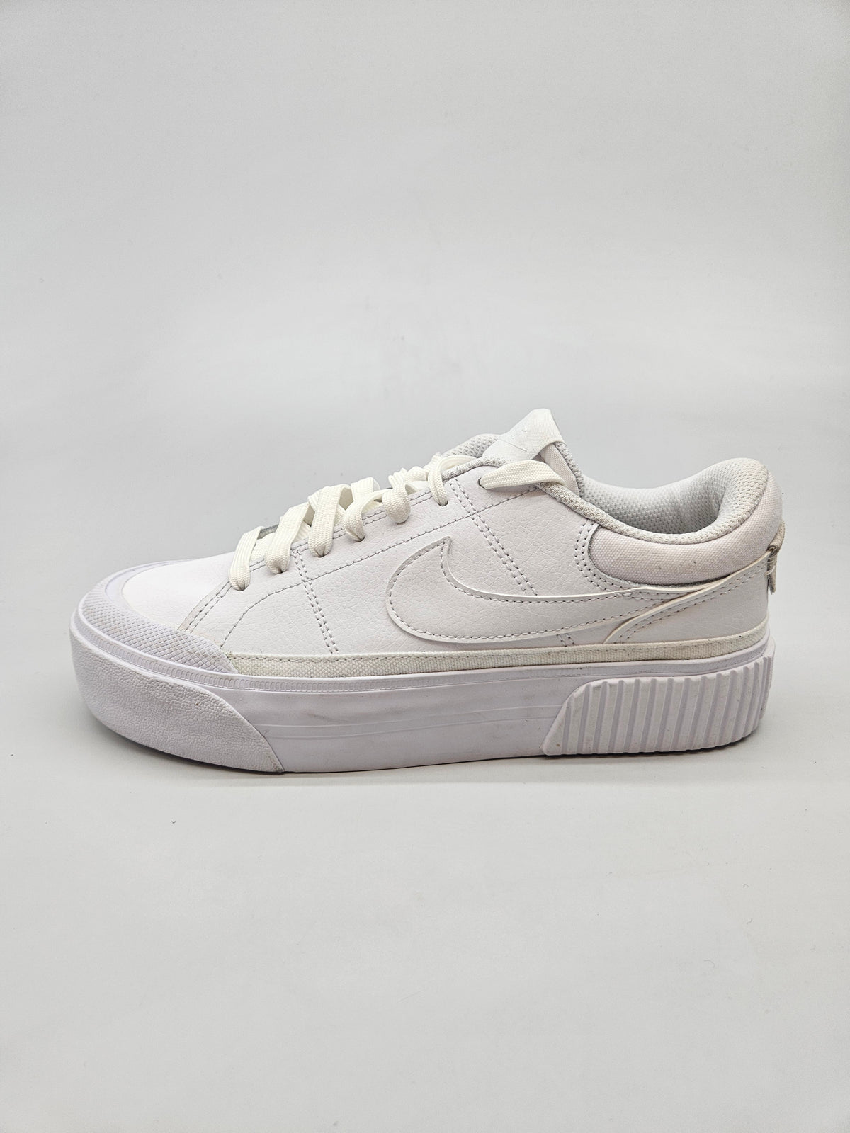 NIKE NOVI ORIGINAL PATIKI BR 38