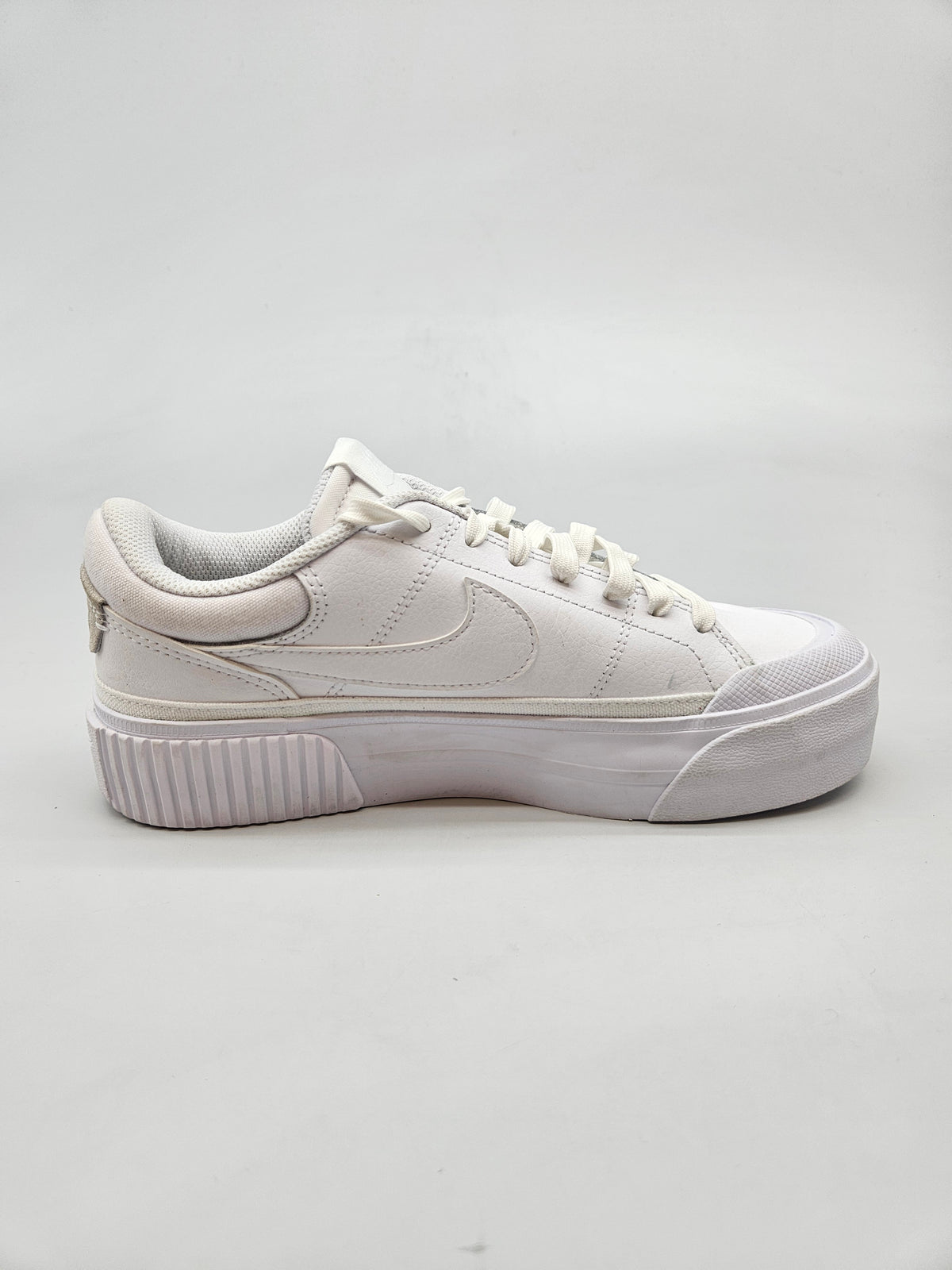NIKE NOVI ORIGINAL PATIKI BR 38