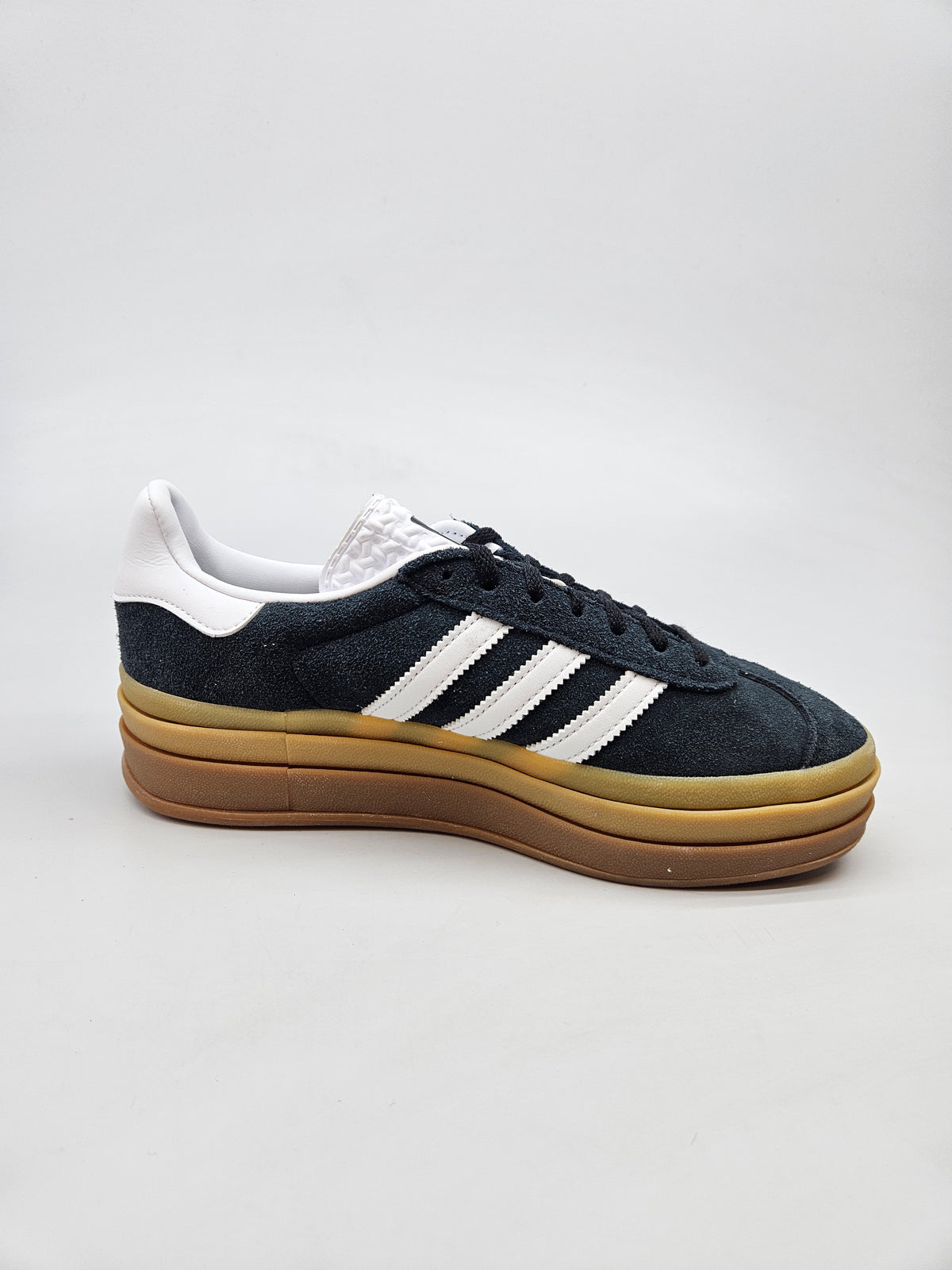 ADIDAS NOVI ORIGINAL PATIKI BR 39