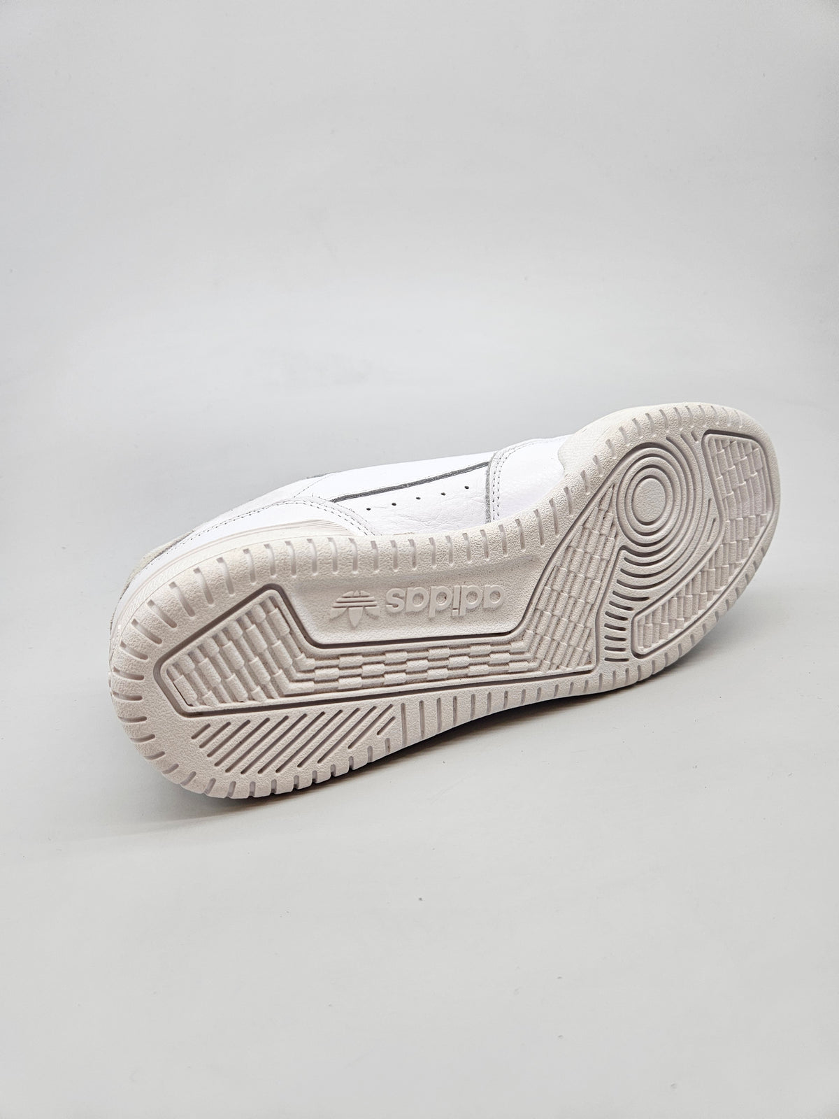 ADIDAS NOVI ORIGINAL PATIKI BR 40