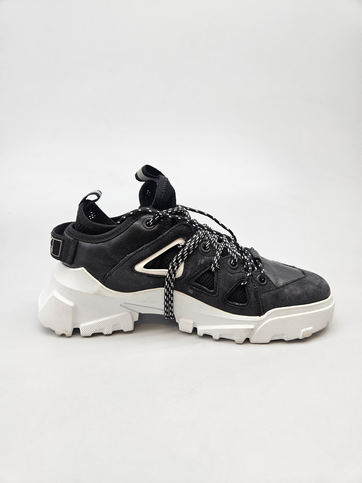MCQ NOVI ORIGINAL PATIKI BR 35