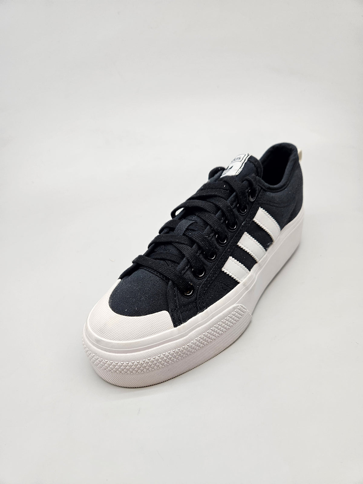 ADIDAS NOVI ORIGINAL PATIKI BR 40.5