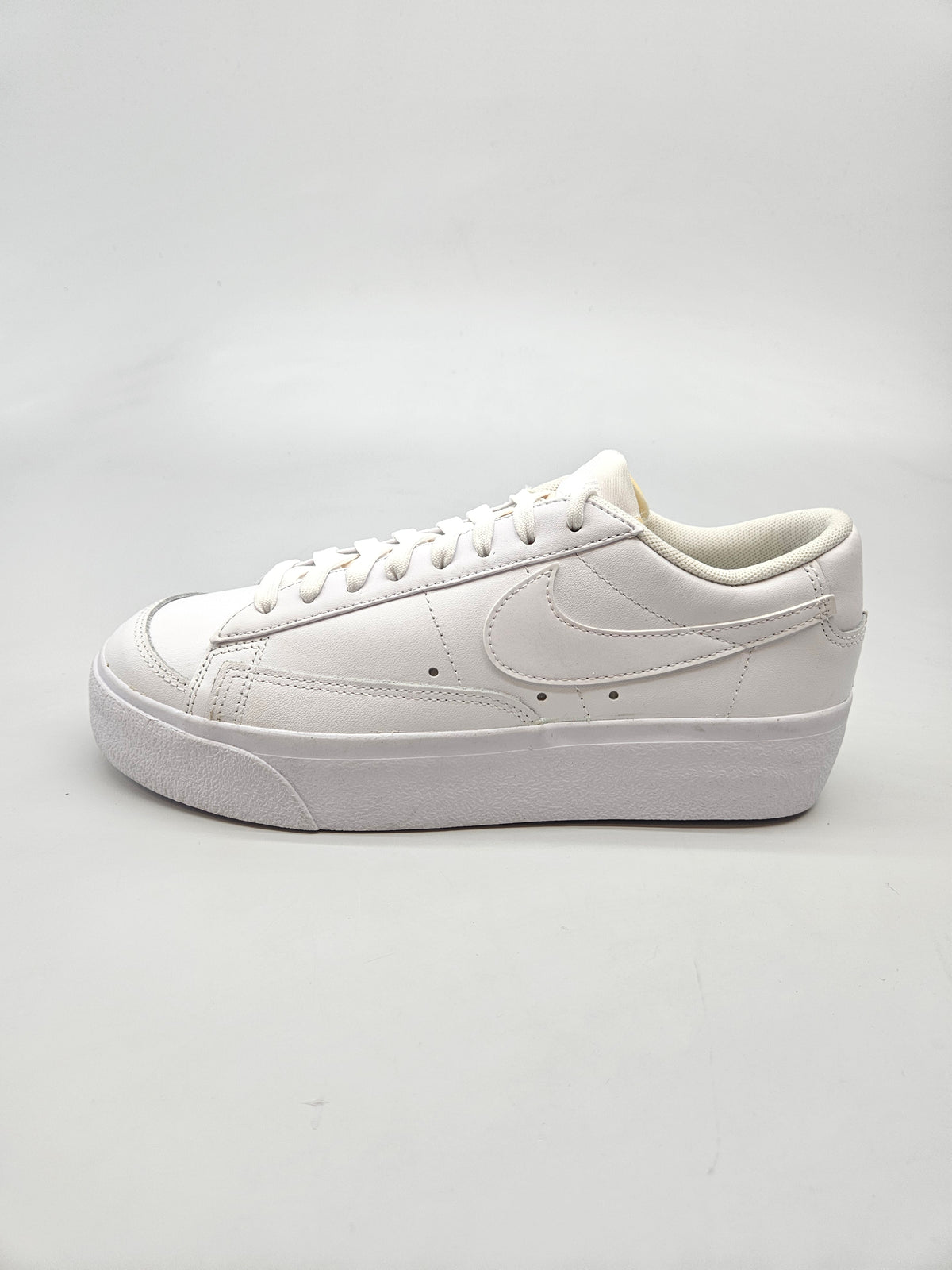 NIKE NOVI ORIGINAL PATIKI BR 40