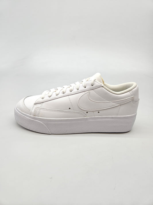 NIKE NOVI ORIGINAL PATIKI BR 40