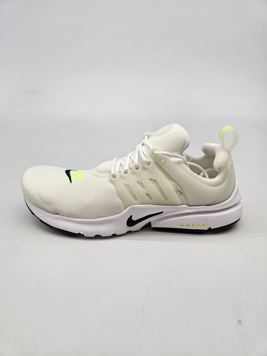 NIKE NOVI PATIKI BR 37.5