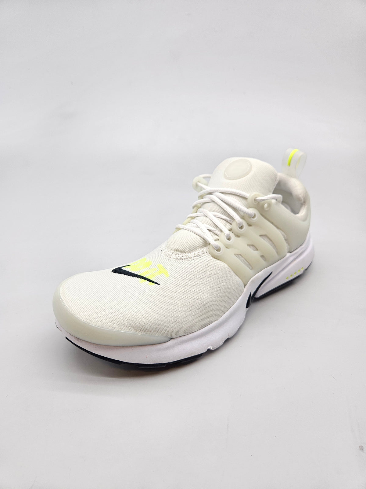 NIKE NOVI PATIKI BR 37.5