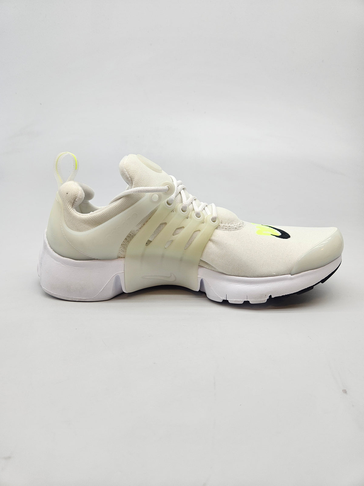 NIKE NOVI PATIKI BR 37.5