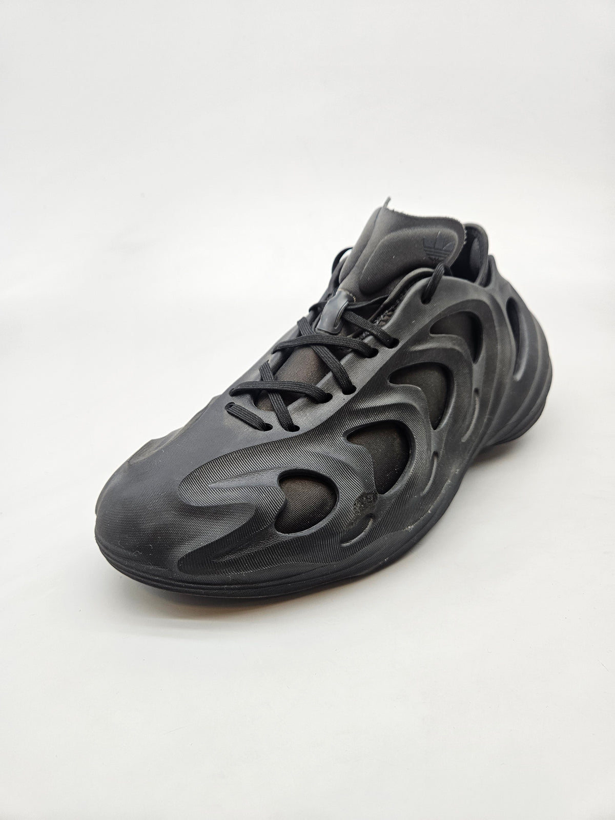 ADIDAS NOVI ORIGINAL PATIKI BR 43