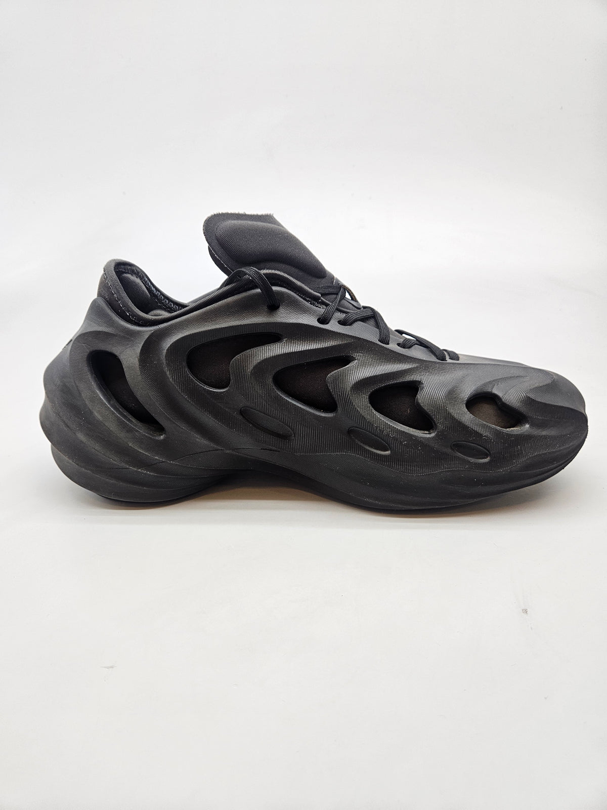 ADIDAS NOVI ORIGINAL PATIKI BR 43