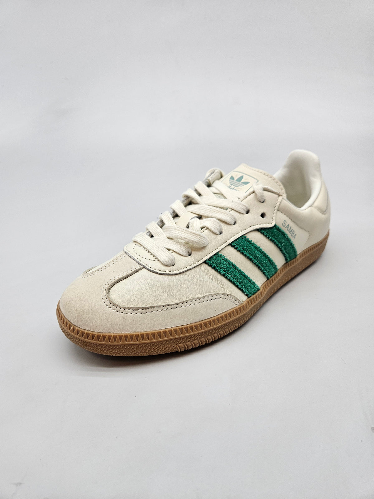 ADIDAS NOVI ORIGINAL PATIKI BR 39