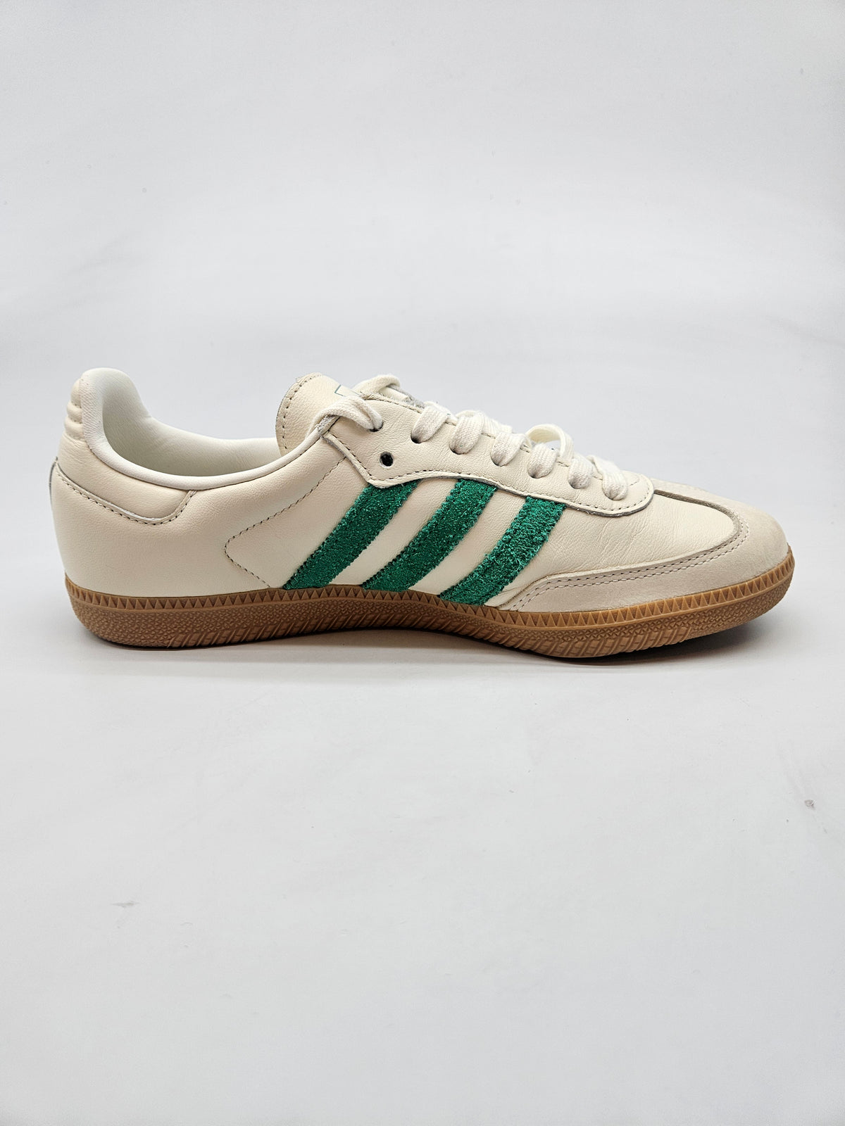 ADIDAS NOVI ORIGINAL PATIKI BR 39