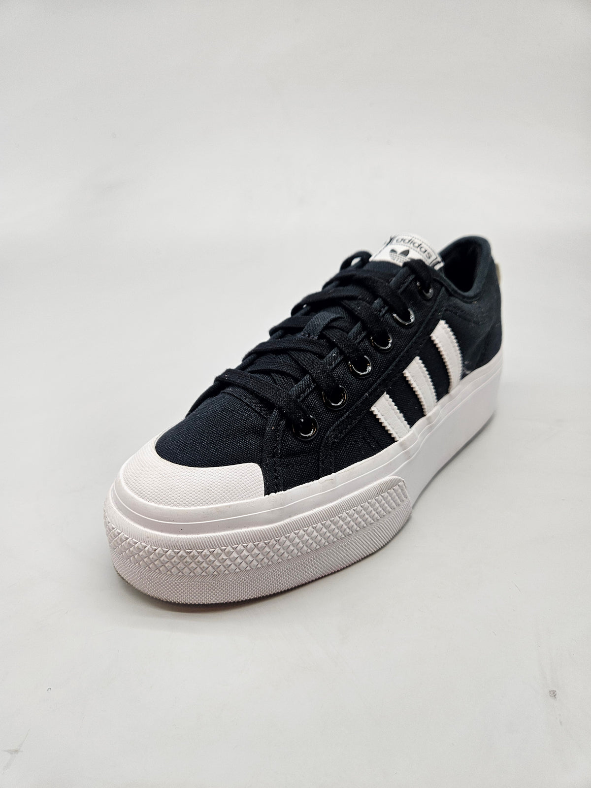 ADIDAS NOVI ORIGINAL PATIKI BR 39