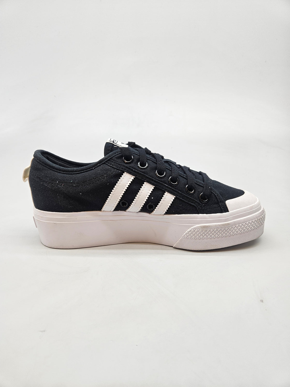 ADIDAS NOVI ORIGINAL PATIKI BR 39