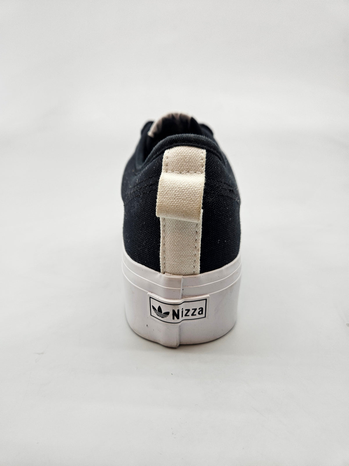 ADIDAS NOVI ORIGINAL PATIKI BR 39