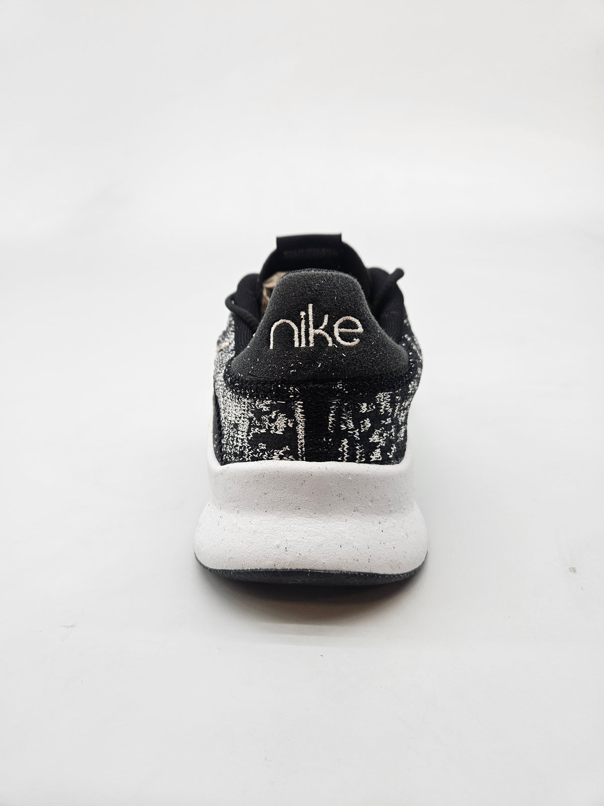 NIKE NOVI ORIGINAL PATIKI BR 37.5