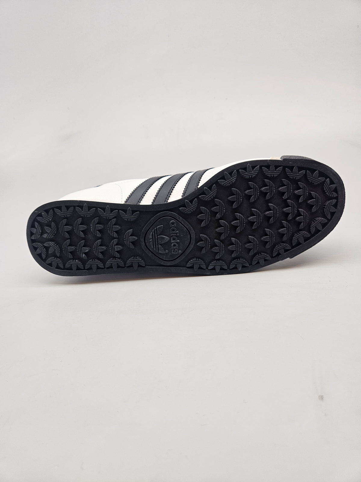 ADIDAS NOVI ORIGINAL PATIKI BR 40