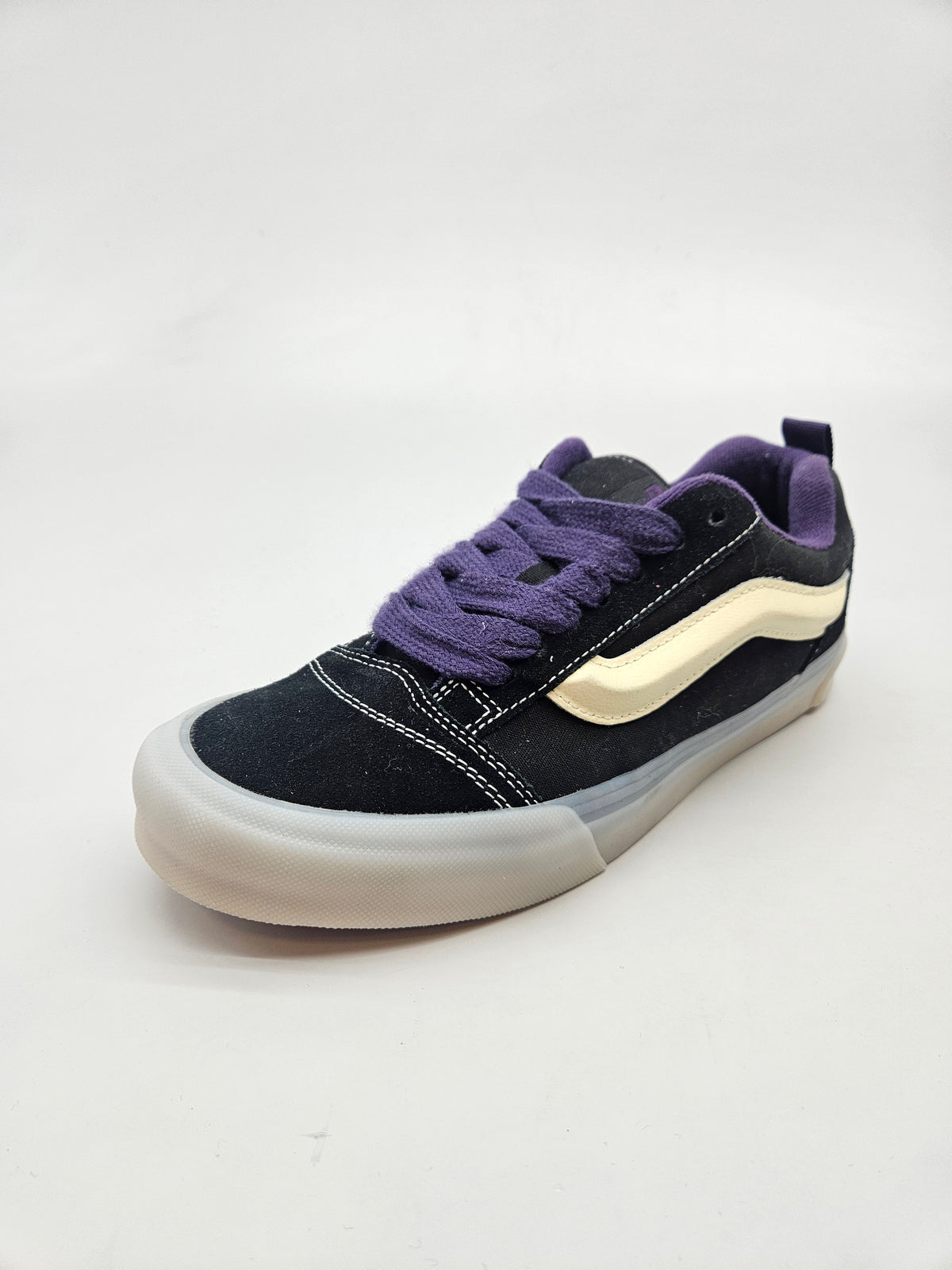 VANS NOVI ORIGINAL PATIKI BR 40.5