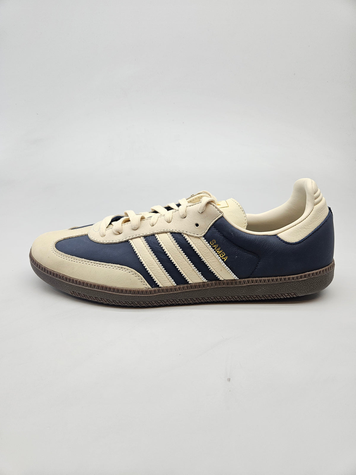 ADIDAS NOVI ORIGINAL PATIKI BR 38