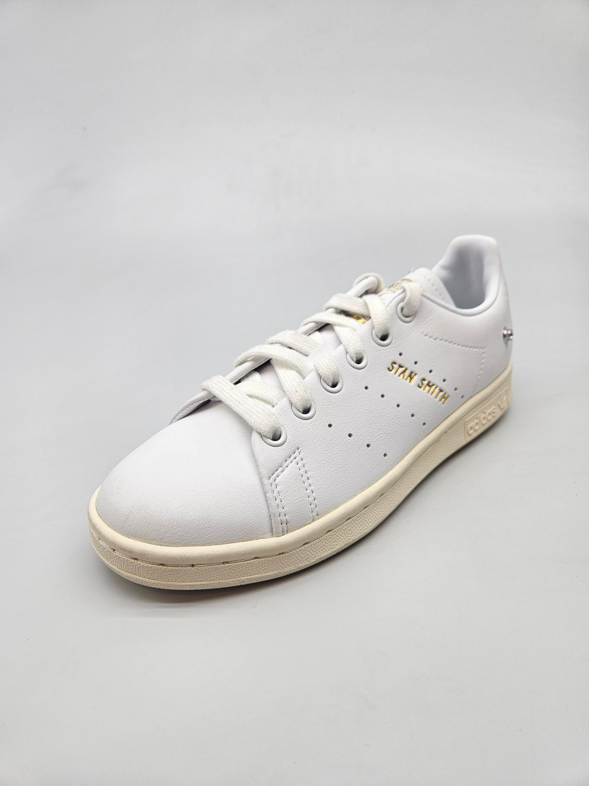 ADIDAS NOVI  ORIGINAL PATIKI BR 37