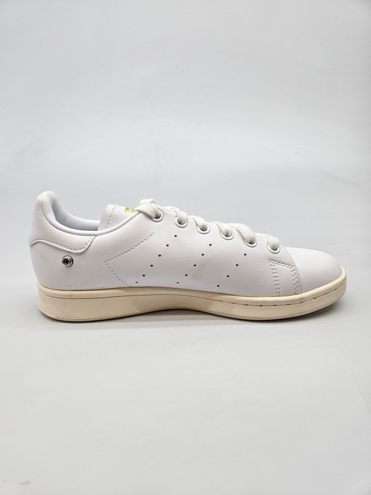 ADIDAS NOVI  ORIGINAL PATIKI BR 37