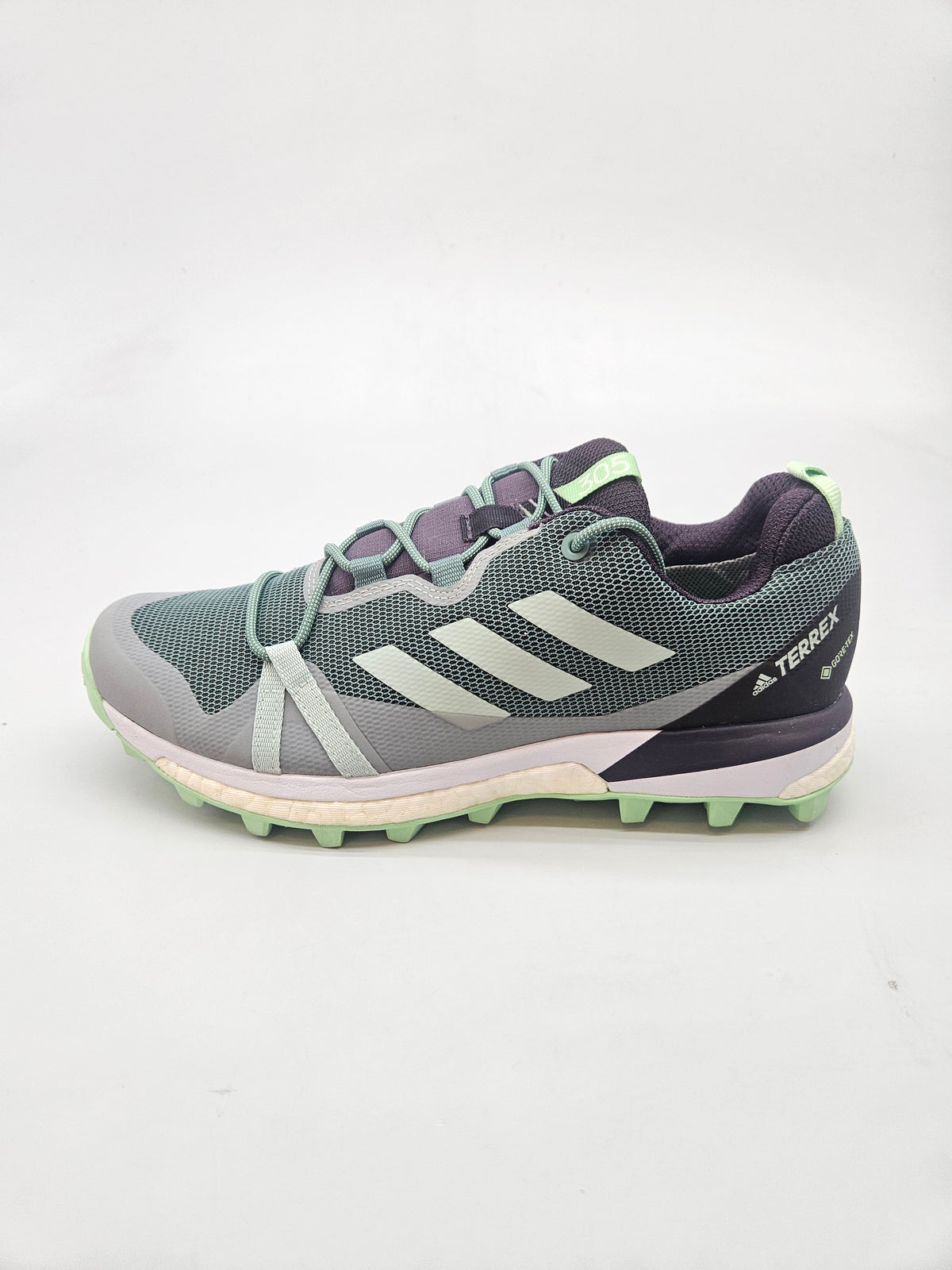 ADIDAS NOVI ORIGINAL PATIKI BR 39