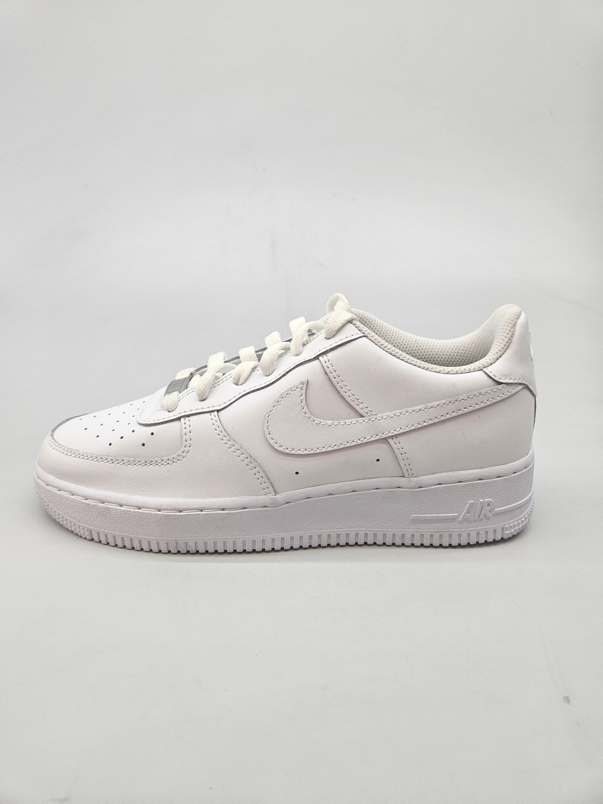 NIKE NOVI ORIGINAL PATIKI BR 39