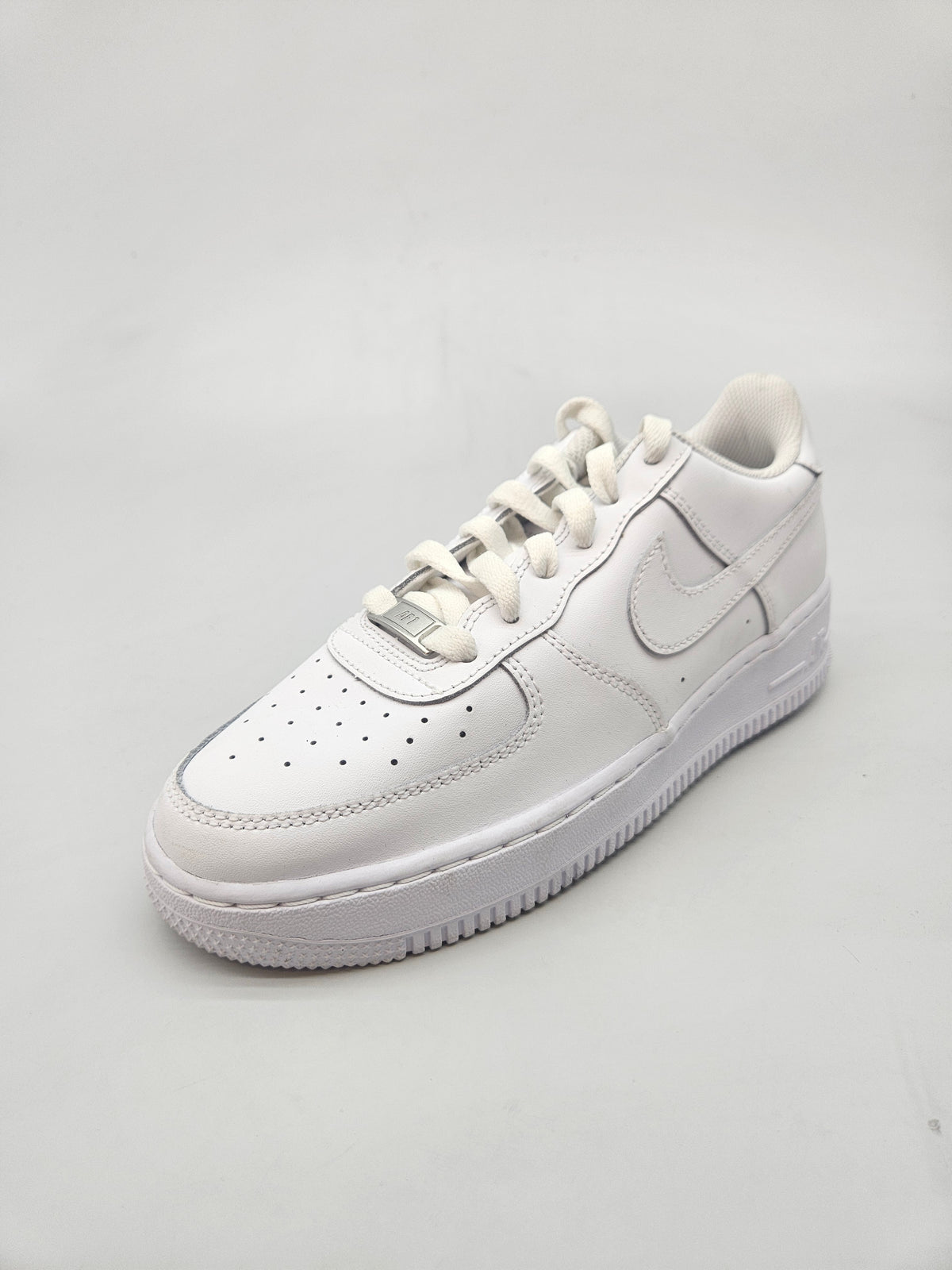 NIKE NOVI ORIGINAL PATIKI BR 39