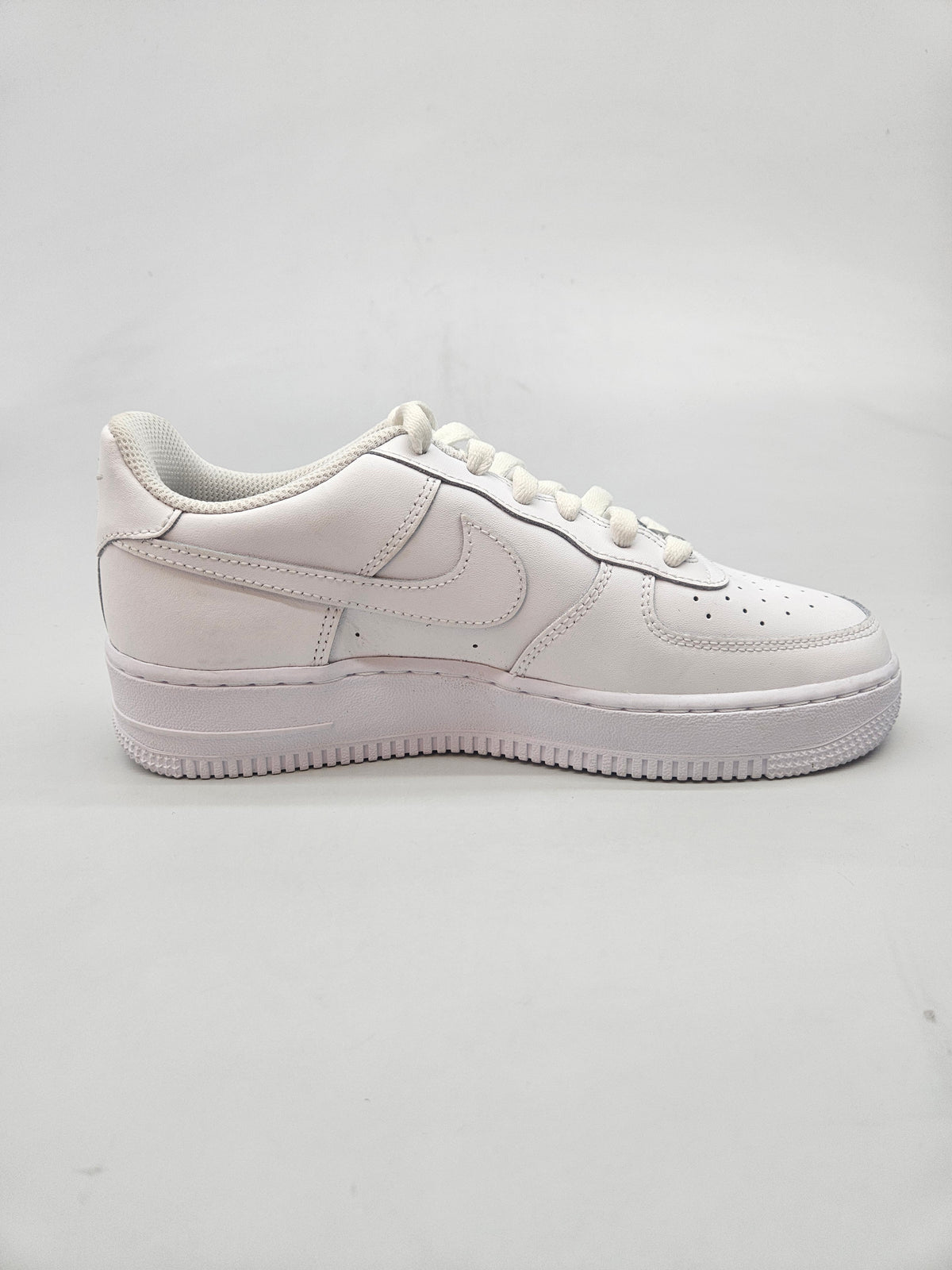NIKE NOVI ORIGINAL PATIKI BR 39