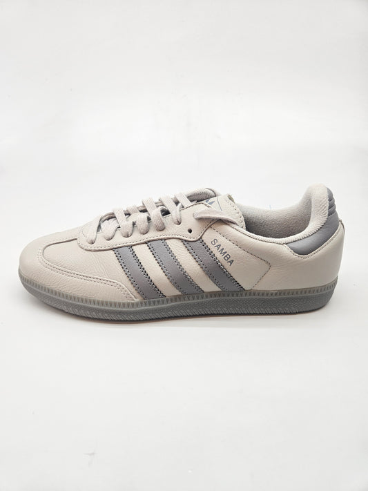 ADIDAS NOVI ORIGINAL PATIKI BR 40