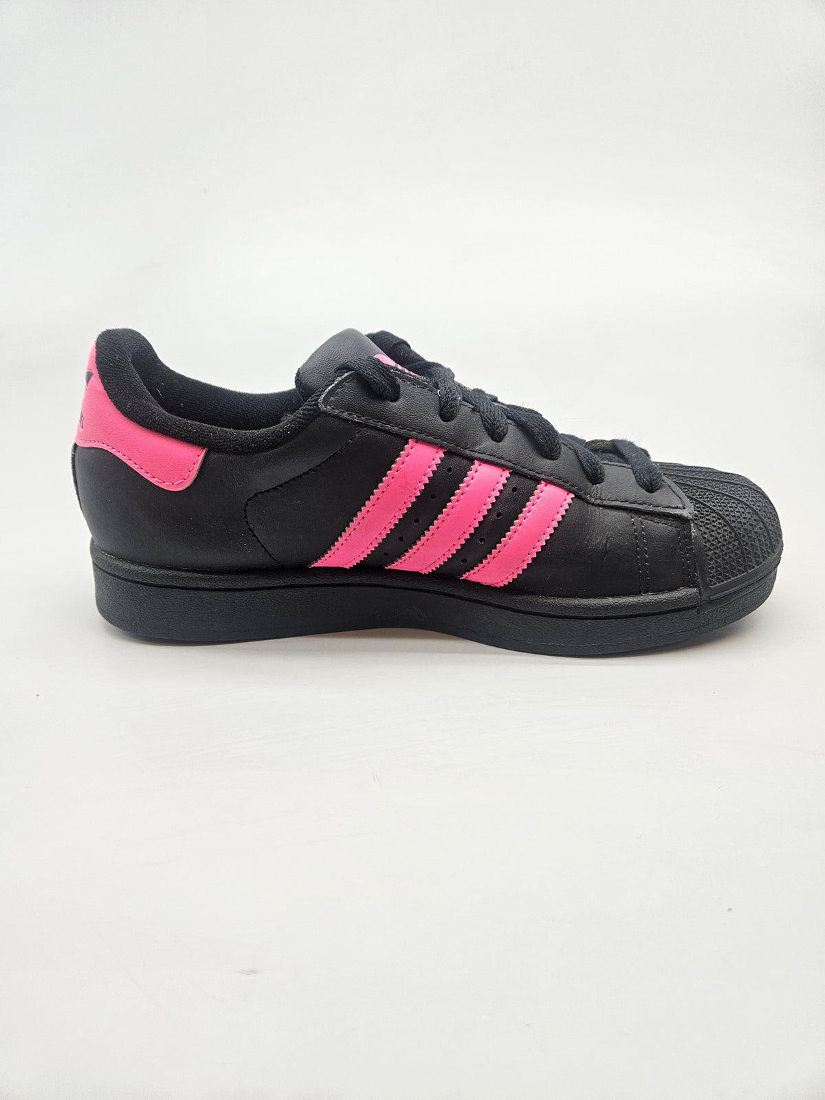 ADIDAS NOVI ORIGINAL PATIKI BR 38