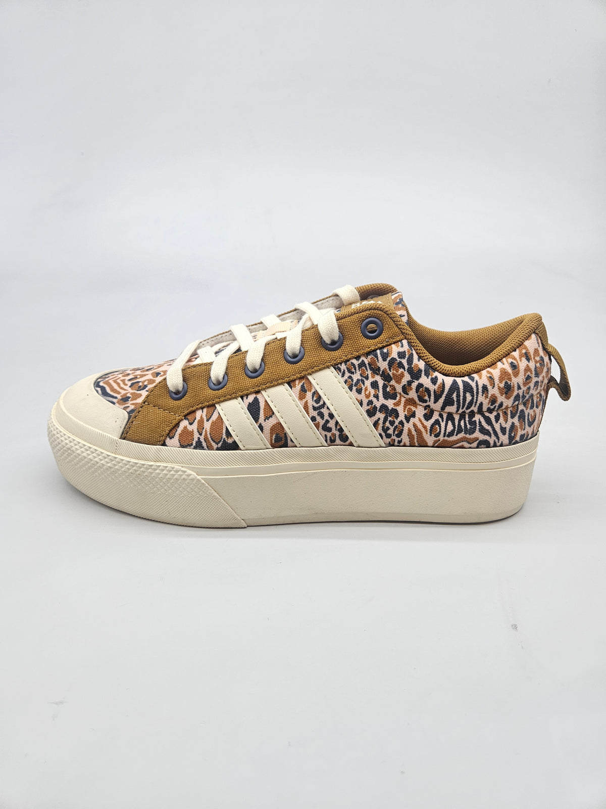 ADIDAS NOVI ORIGINAL PATIKI BR 38