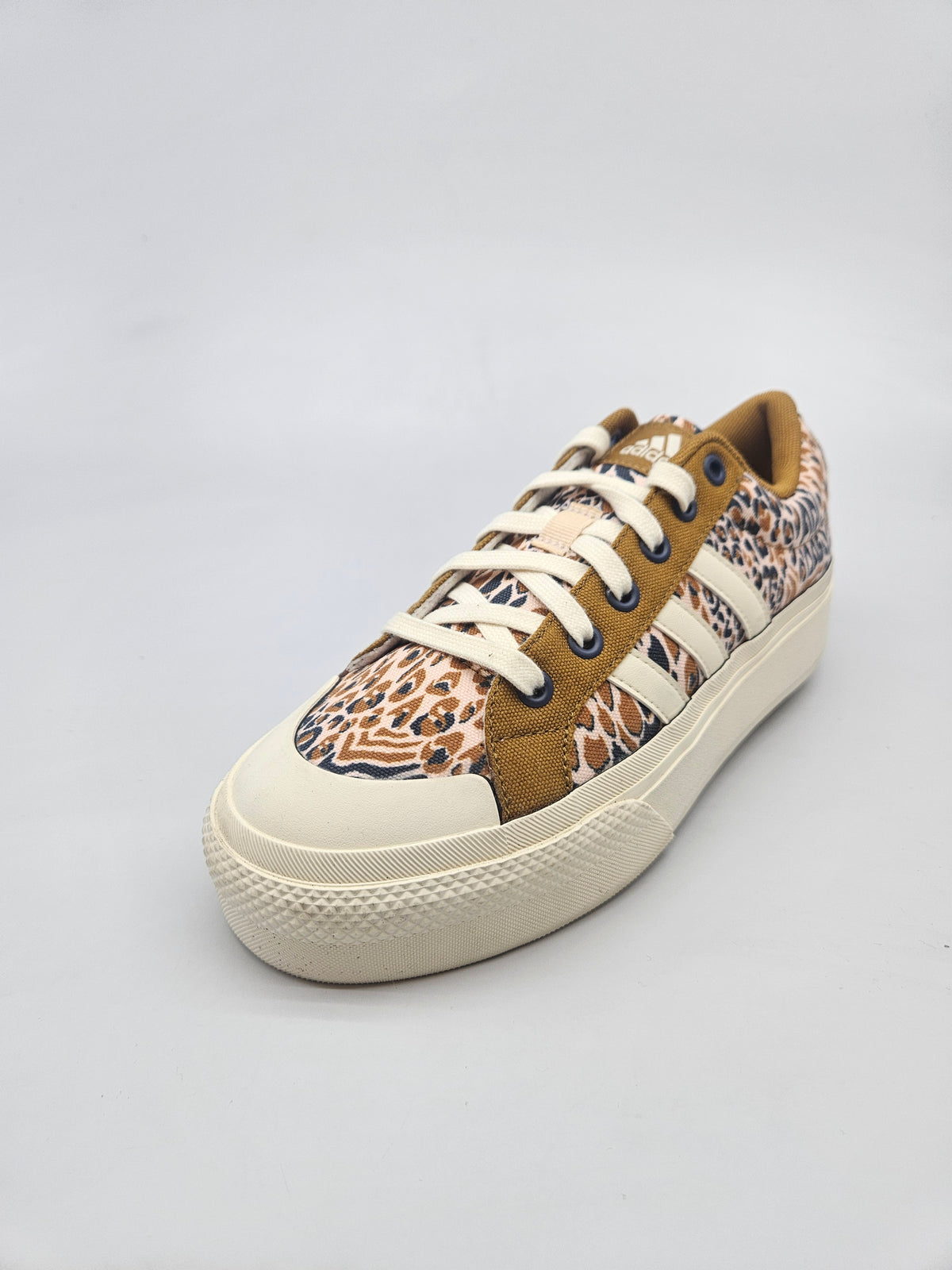 ADIDAS NOVI ORIGINAL PATIKI BR 38