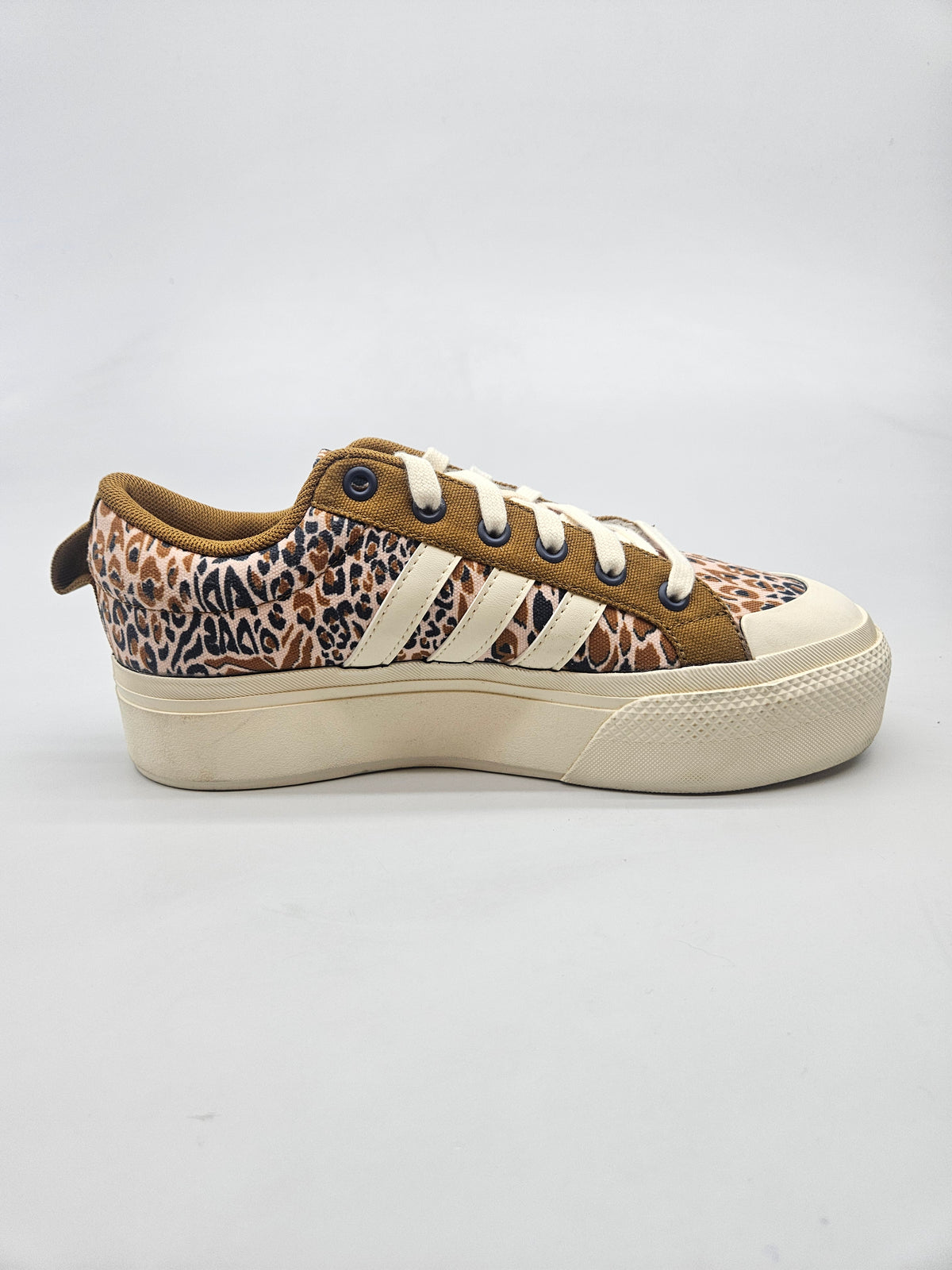 ADIDAS NOVI ORIGINAL PATIKI BR 38