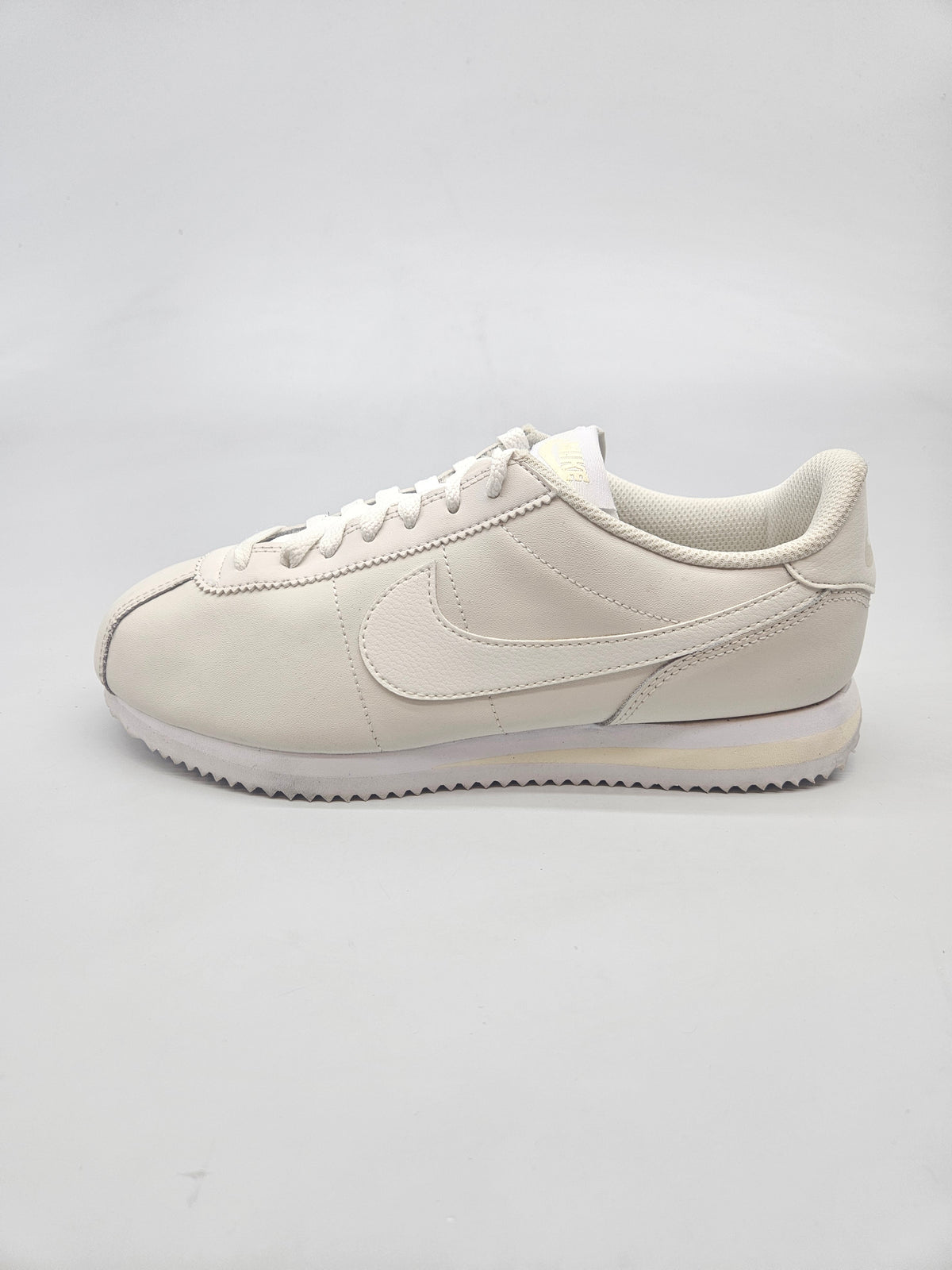 NIKE NOVI ORIGINAL PATIKI BR 39