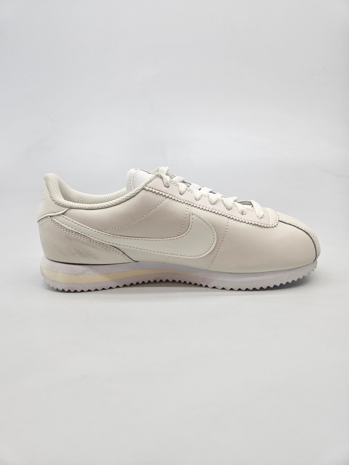 NIKE NOVI ORIGINAL PATIKI BR 39