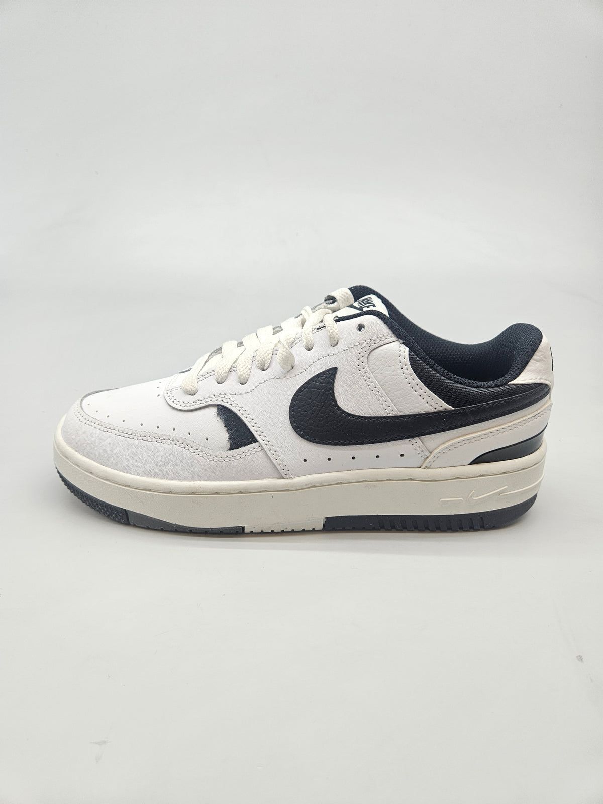 NIKE NOVI ORIGINAL PATIKI BR 38