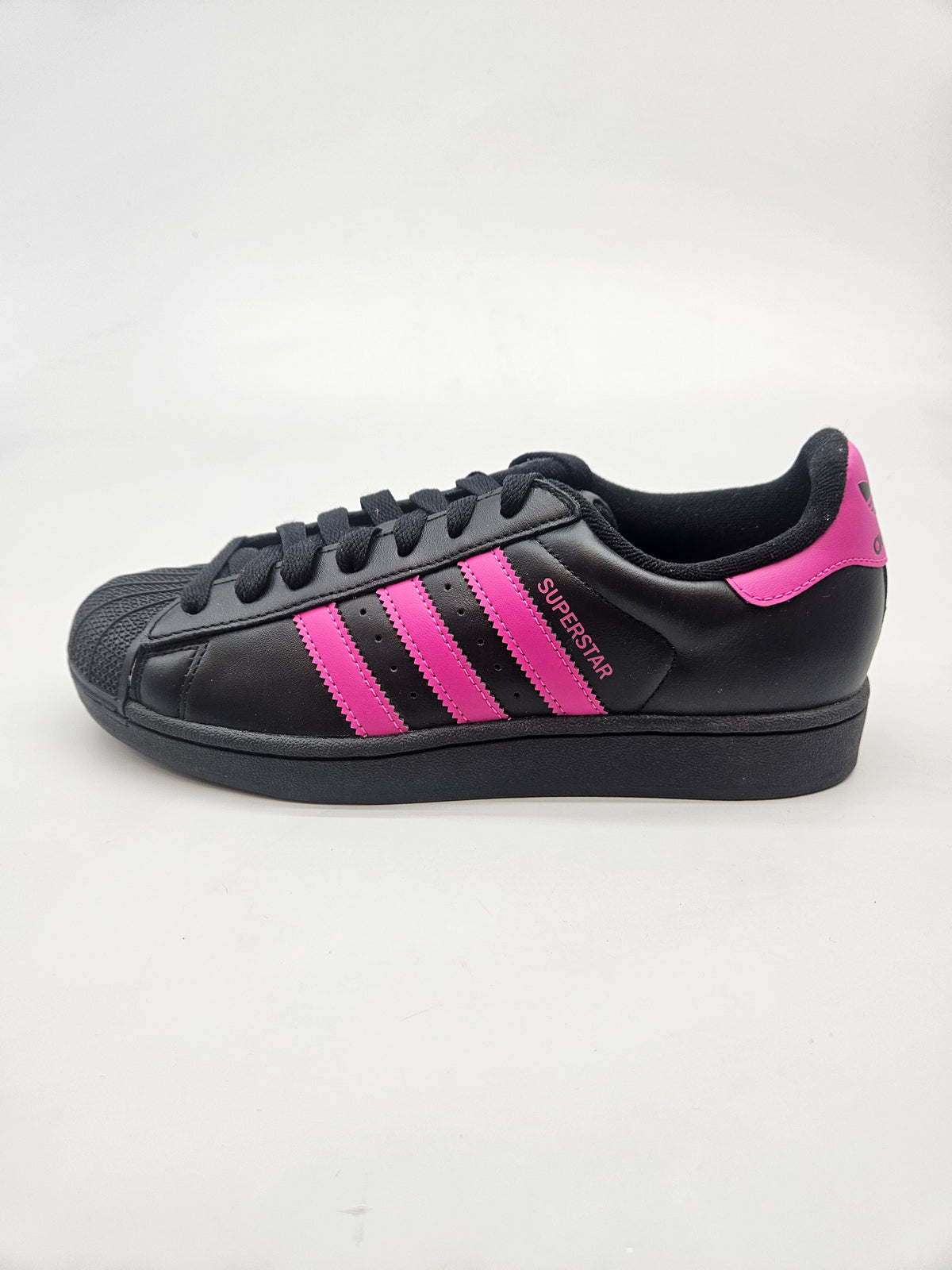 ADIDAS NOVI ORIGINAL PATIKI BR 40
