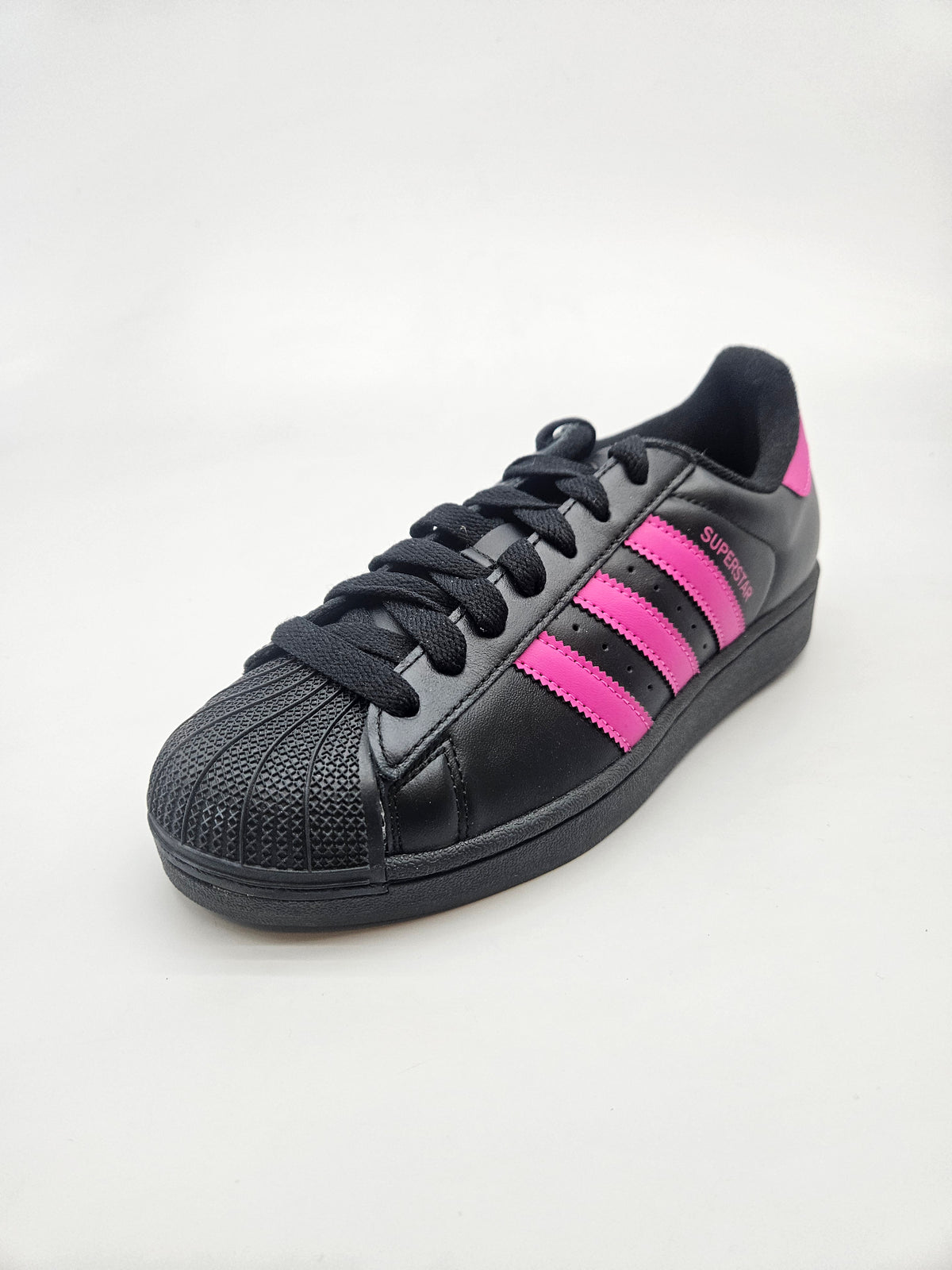 ADIDAS NOVI ORIGINAL PATIKI BR 40